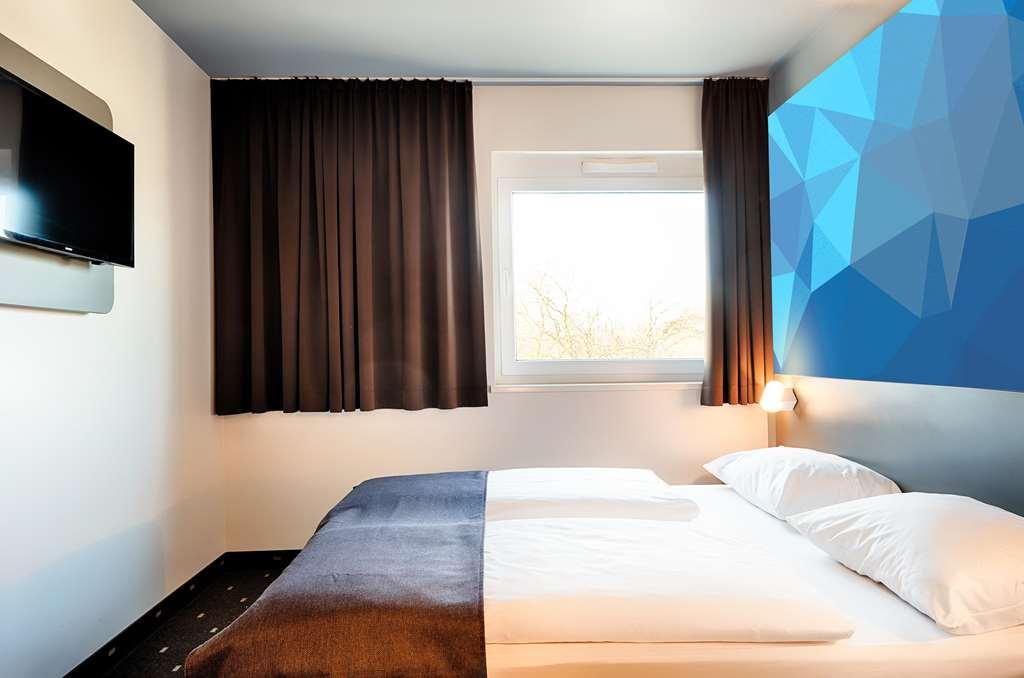 B&B Hotel Villingen-Schwenningen Room photo