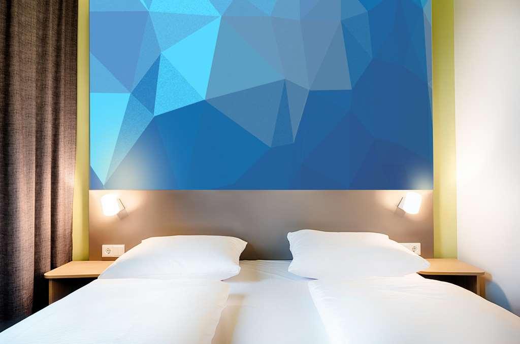 B&B Hotel Villingen-Schwenningen Room photo
