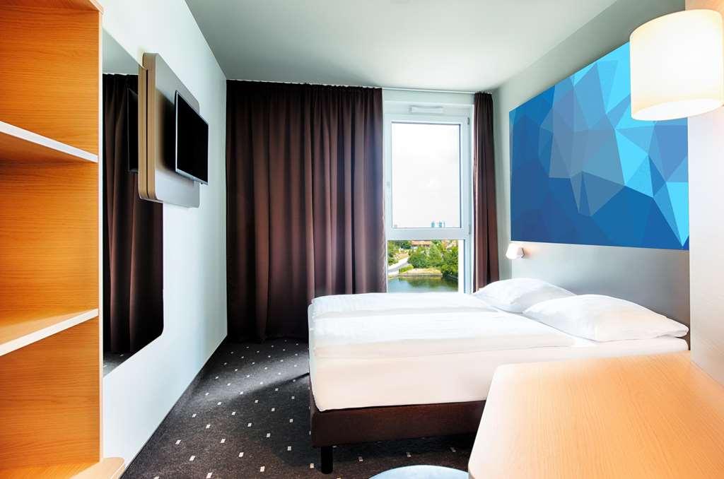 B&B Hotel Villingen-Schwenningen Room photo