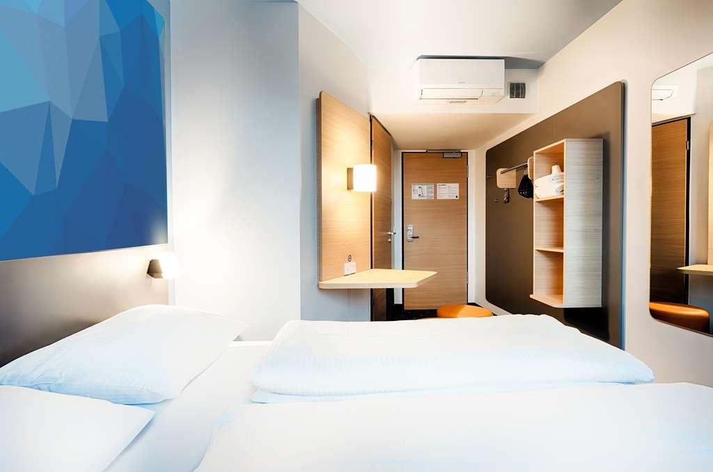 B&B Hotel Villingen-Schwenningen Room photo