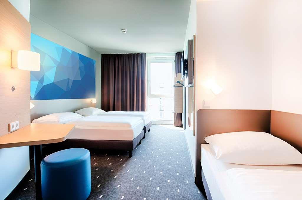 B&B Hotel Villingen-Schwenningen Room photo